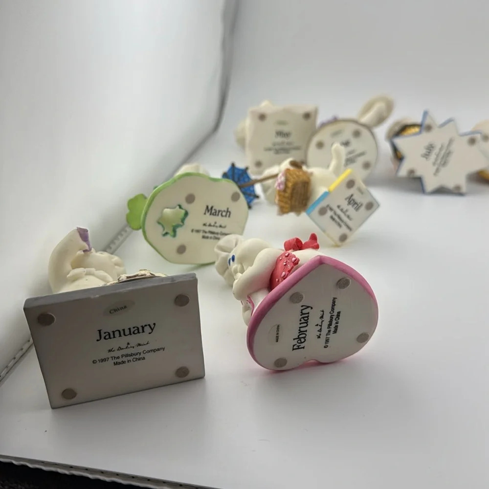 VTG The Pillsbury Doughboy Danbury Mint Ceramic Figurines Jan-Dec 1997 Bundle - Picture 13 of 16